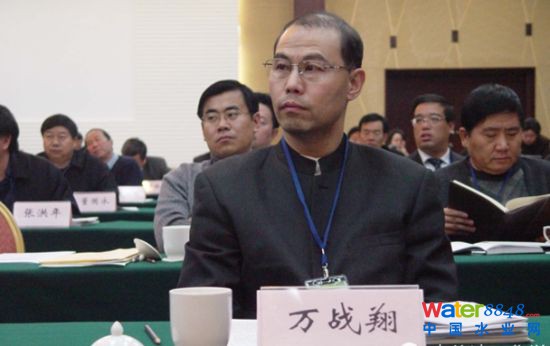 圖為中國石油天然氣集團公司質量與標準管理部副總工程師萬戰(zhàn)翔。