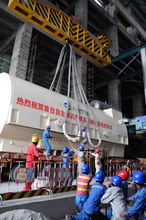 公司承建的陽江核電1號發(fā)電機定子吊裝就位